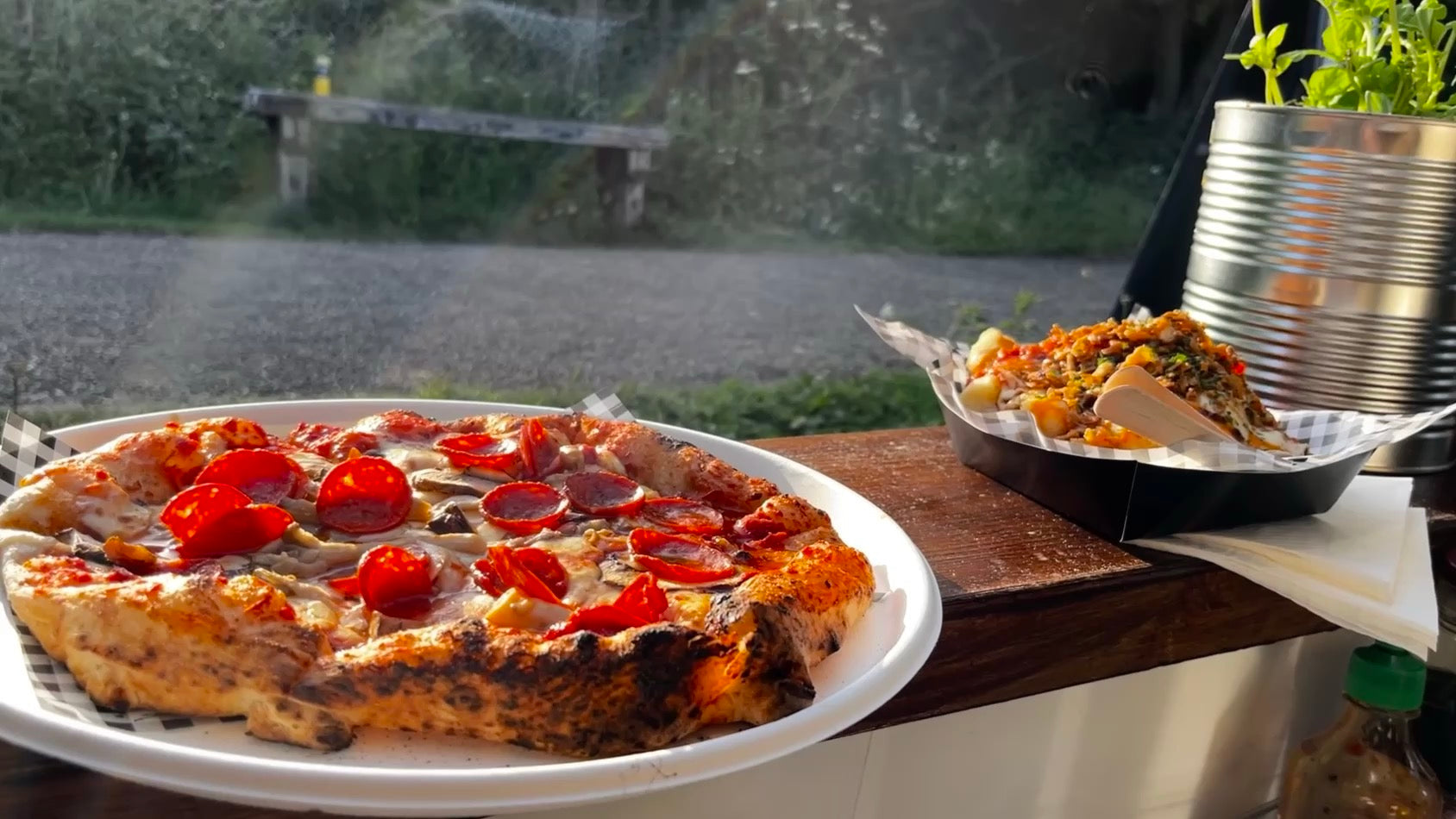 Mains – Lola's Kitchen & Lola the Cafe boat