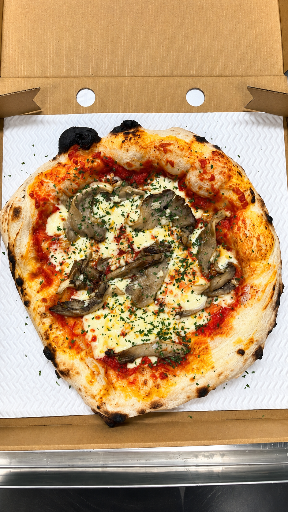 Garlic Oyster Mushroom Pizza - Lola's Kitchen